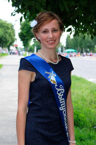 000325_605213 Вчера выпускница, сегодня — студентка