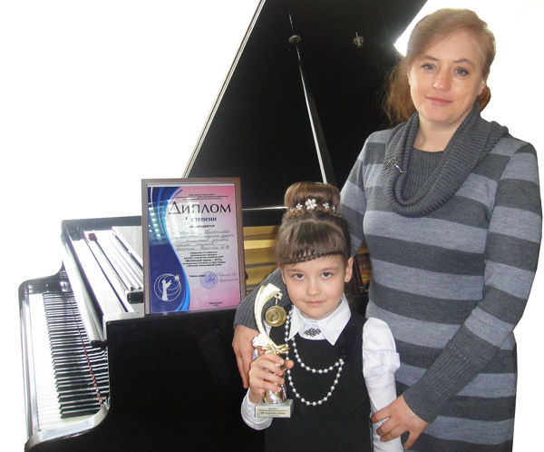 rastyot-v-vetke-pianistka <h>Растёт в Ветке пианистка<h>