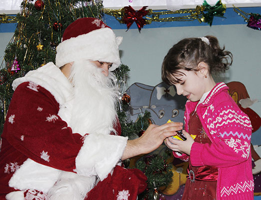 moroz-bolnitsa.jpg <h>Дед Мороз пожелал здоровья<h>