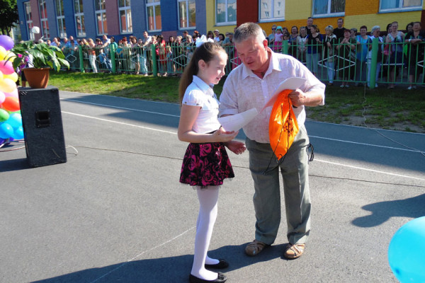 vetkovski_raion_posledni-zvonok-16-13-e1464636808236 Праздник "Последний звонок" в фотообъективе