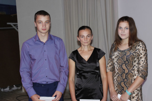 vetkovski_raion_premia-verschina15-e1473879763585 Школьникам и педагогам Ветковского района вручили премии за высокие достижения