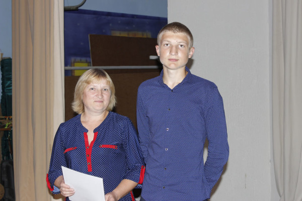 vetkovski_raion_premia-verschina16-e1473879782269 Школьникам и педагогам Ветковского района вручили премии за высокие достижения