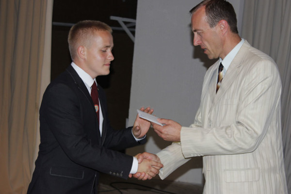 vetkovski_raion_premia-verschina9-e1473879655940 Школьникам и педагогам Ветковского района вручили премии за высокие достижения