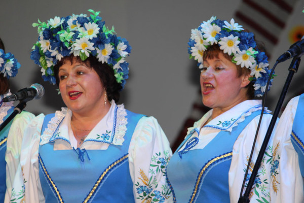 vetkovski_raion_voinova-1-e1475953556896 Художественный руководитель Ветковского городского Дома культуры Тамара Ивановна Воинова умеет создать праздник