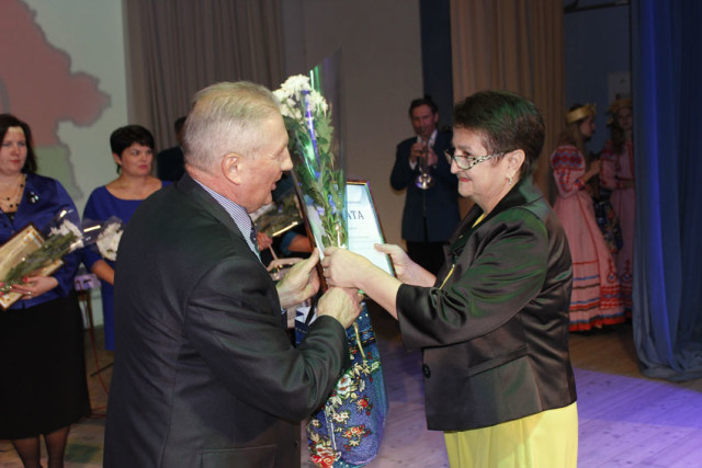 vetkovski_raion_nedelya_kultury-profsoyuza12-e1480618544333 Народным талантам Ветковщины вручили заслуженные награды