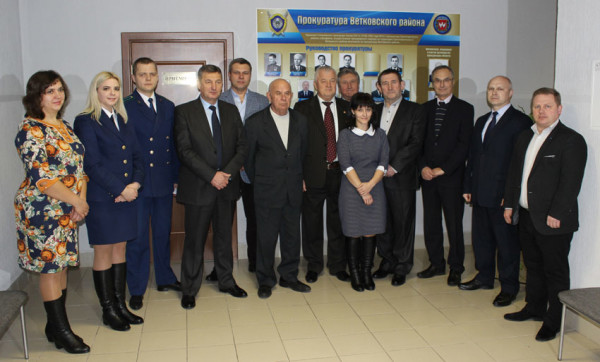 vetkovski_raion_prokuratura3-16-e1481821282343 В прокуратуре Ветковского района появился стенд, отражающий историю организации