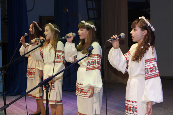vetkovski_raion_vetkovskaya_zorachka13-16-e1483030065347 Конкурс детского и юношеского творчества "Ветковская зорачка" открывает новые таланты