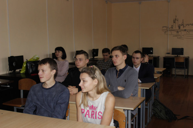vetkovski_raion_vstrecha-s-voennoi-akademiei-e1480787037267 Учащиеся средней школы №1 г.Ветки задумались о выборе военной профессии