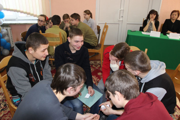vetkovski_raion_23-fevralya_konkurs_schkol-e1488304562165 В Ветке прошёл районный военно-патриотический фестиваль "К защите Отечества готовы"