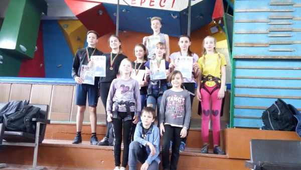 3-3-e1493053082571 В открытом первенстве Гомельской области по скалолазанию спортивному ветковские спортсмены завоевали 15 призовых мест