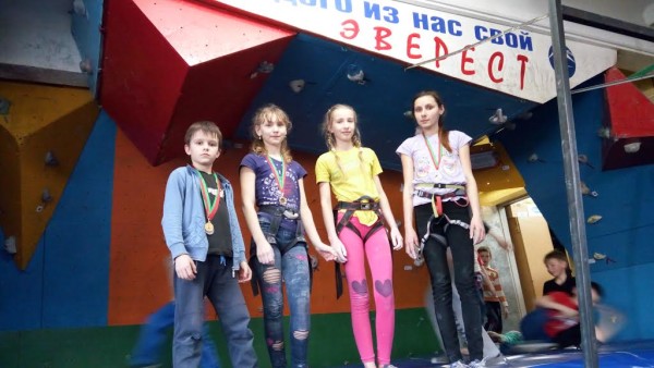 5-1-e1493053164655 В открытом первенстве Гомельской области по скалолазанию спортивному ветковские спортсмены завоевали 15 призовых мест