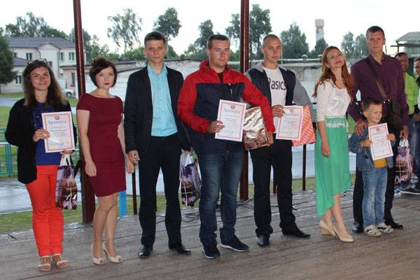 vetkovski_raion_molodez-1 В день празднования Дня Независимости Республики Беларусь в Ветке чествовали трудовую молодёжь