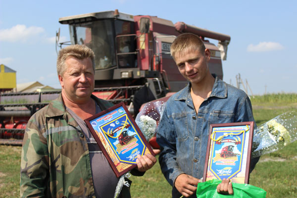 vetkovski_raion_agrarian-uborca-2017-2 Герои жатвы меняют фронт работ