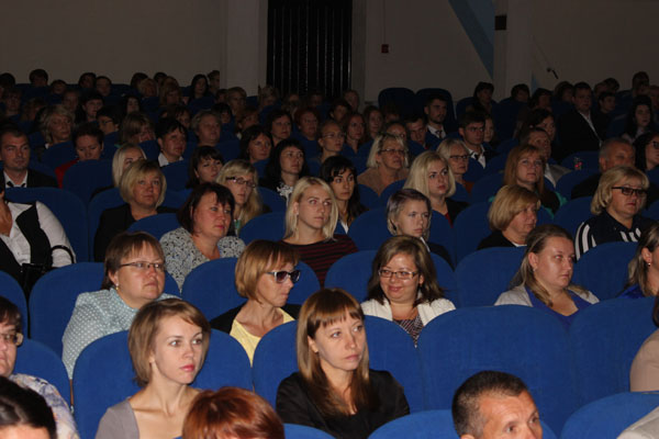 vetkovski_raion_obrazovanie_konferenziya-17-1 29 августа в зале городского Дома культуры педагоги Ветковщины собрались на районный педсовет