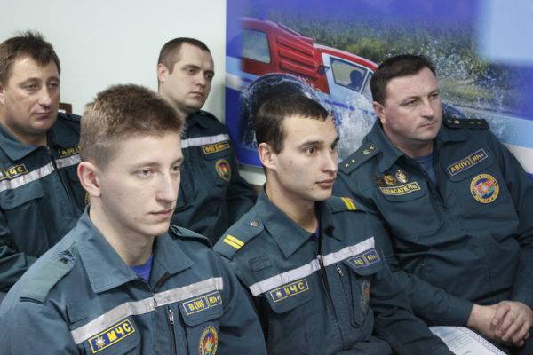 vetkovski_raion_mchs_24-01-e1516899508549 19 января коллектив Ветковского районного отдела по чрезвычайным ситуациям в 19-й раз отметил свой профессиональный праздник — День спасателя.