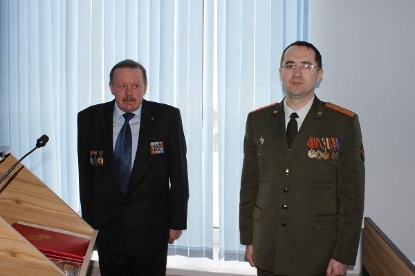vetkovski_raion_medali_100god_uzbroenim_silam_rb_13 Фоторепортаж: К 100-летию Вооруженных Сил Республики Беларусь ветковчанам были вручены юбилейные медали