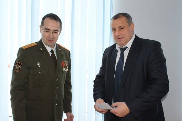 vetkovski_raion_medali_100god_uzbroenim_silam_rb_7 Фоторепортаж: К 100-летию Вооруженных Сил Республики Беларусь ветковчанам были вручены юбилейные медали
