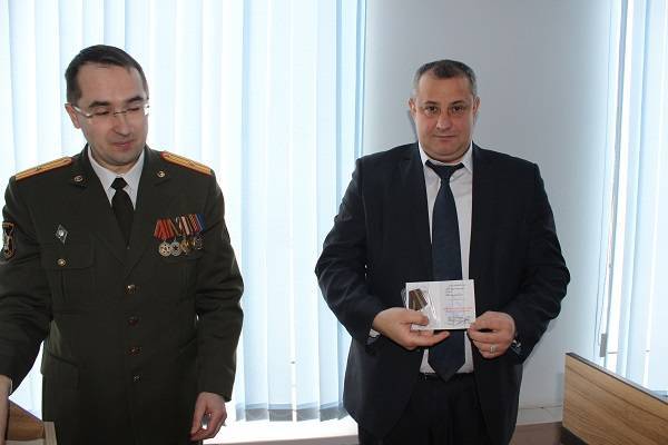 vetkovski_raion_medali_100god_uzbroenim_silam_rb_8 Фоторепортаж: К 100-летию Вооруженных Сил Республики Беларусь ветковчанам были вручены юбилейные медали