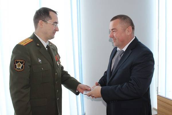 vetkovski_raion_medali_100god_uzbroenim_silam_rb_9 Фоторепортаж: К 100-летию Вооруженных Сил Республики Беларусь ветковчанам были вручены юбилейные медали