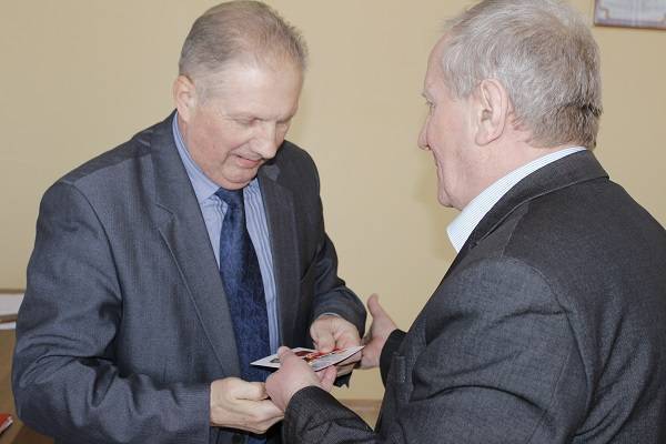 vetkovski_raion_medali_100let_krasnoy_armii_10 Фоторепортаж: К 100-летию Вооруженных Сил Республики Беларусь ветковчанам были вручены юбилейные медали