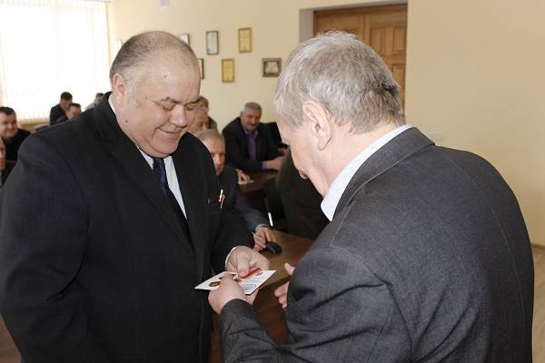vetkovski_raion_medali_100let_krasnoy_armii_8 Фоторепортаж: К 100-летию Вооруженных Сил Республики Беларусь ветковчанам были вручены юбилейные медали