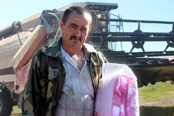 vetkovski_raion_amaiak_demerchan_08-e1533707253558 Механизатор Амаяк Демерчян из УСП "Радуга-Агро" стал "тысячником" на отвозке зерна