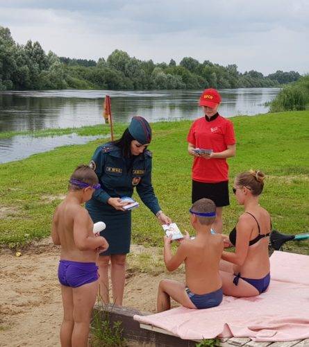 vetkovski_raion_poved_na_vode_01-e1533103282339 Игнорирование знака "Купание запрещено" влечёт наложение штрафа