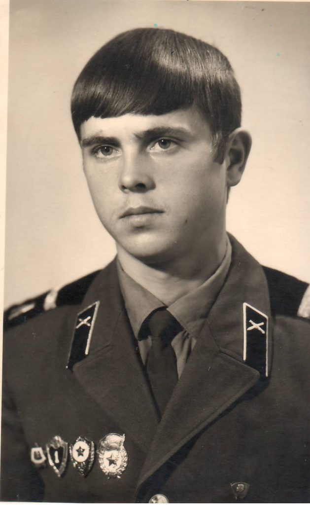 vetkovski_raion_vitalii_cherb_05_10-629x1024 Продолжая педагогическую стезю своих родителей, Виталий Петрович более сорока лет отдал системе образования Ветковского района